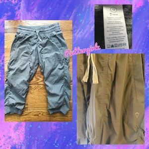 Ivivva Gray Capri Pants-12